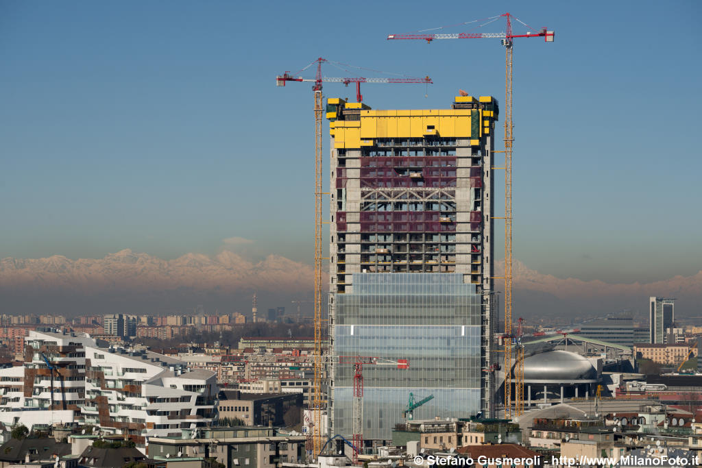  Torre Isozaki in costruzione - click to next image