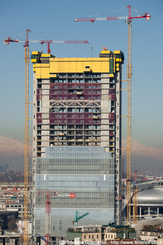  Torre Isozaki in costruzione - click to next image