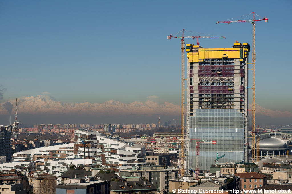  Torre Isozaki in costruzione - click to next image