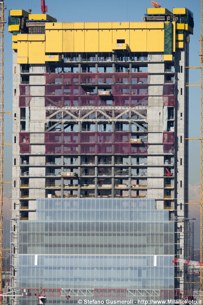  Torre Isozaki in costruzione - click to next image