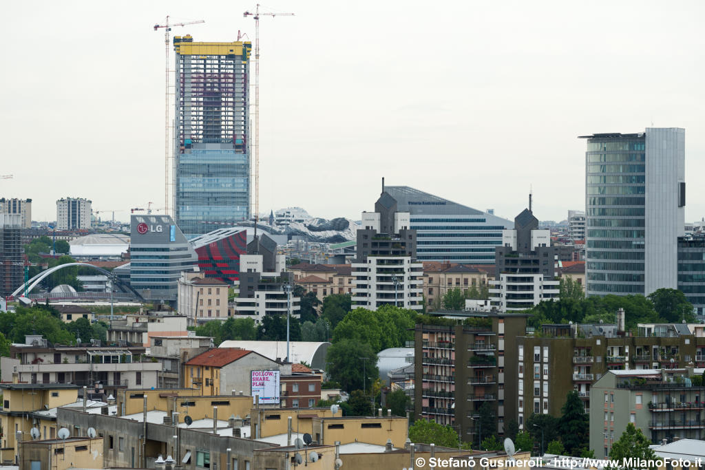  Torre Isozaki in costruzione - click to next image