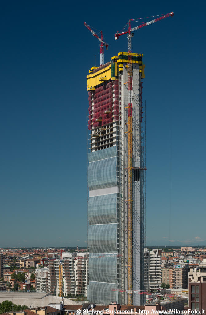  Torre Isozaki in cantiere - click to next image