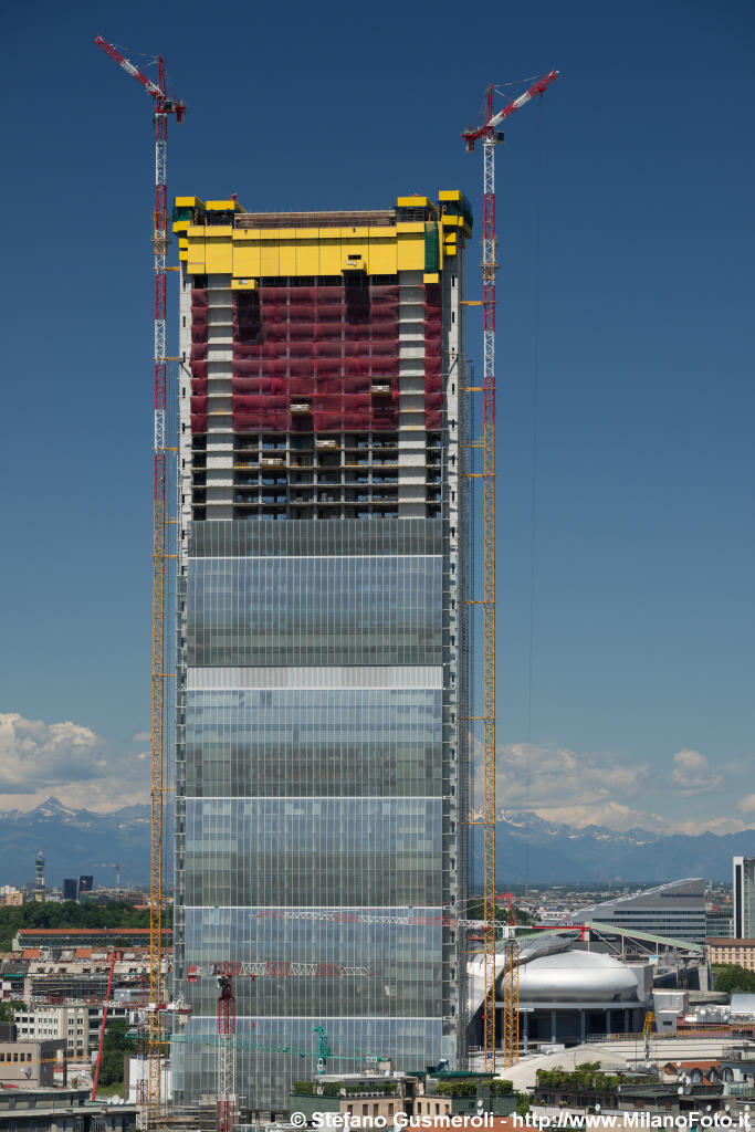  Cantiere torre Isozaki - click to next image