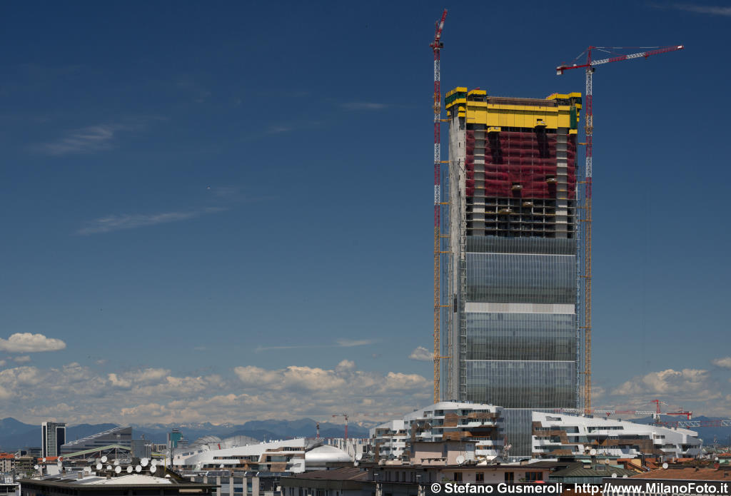  Torre Isozaki - click to next image