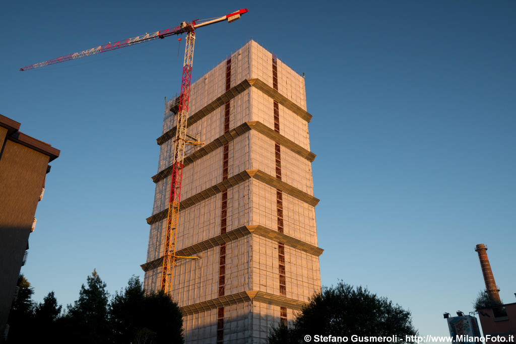  Cantiere Giax Tower al tramonto - click to next image