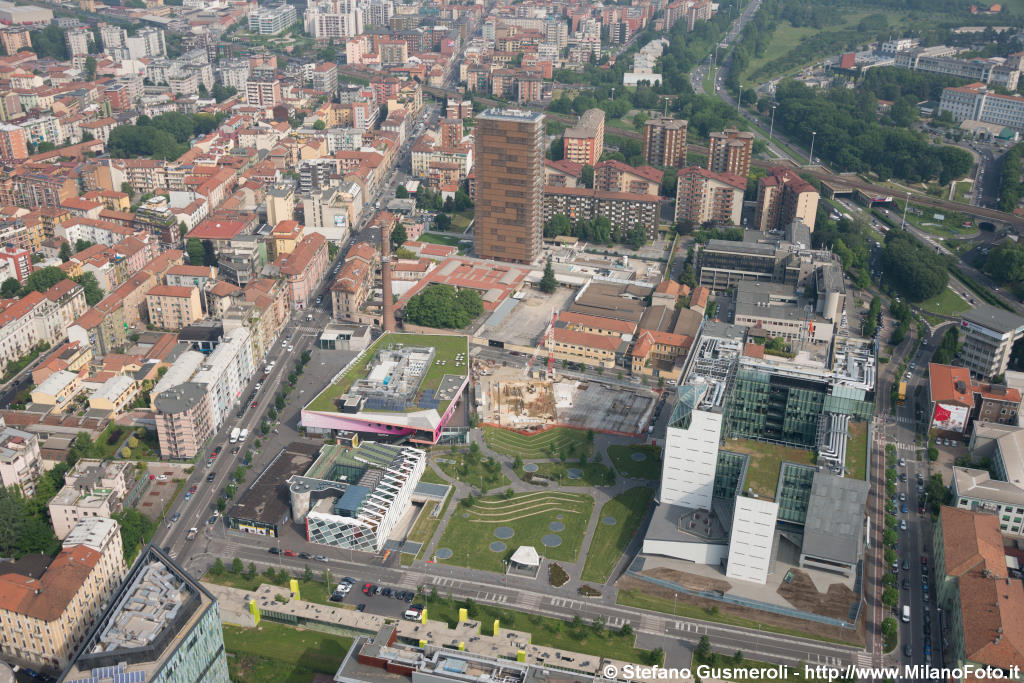  Maciachini Center e Giax Tower - click to next image