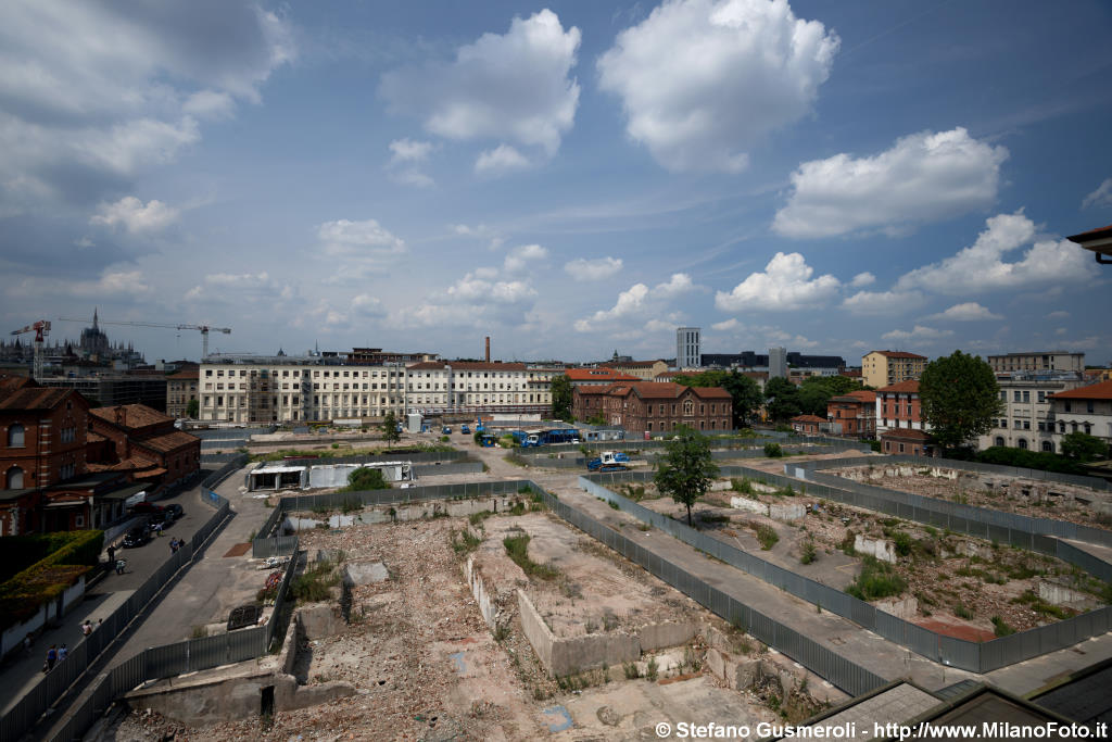  Panorama sull'area demolita - click to next image