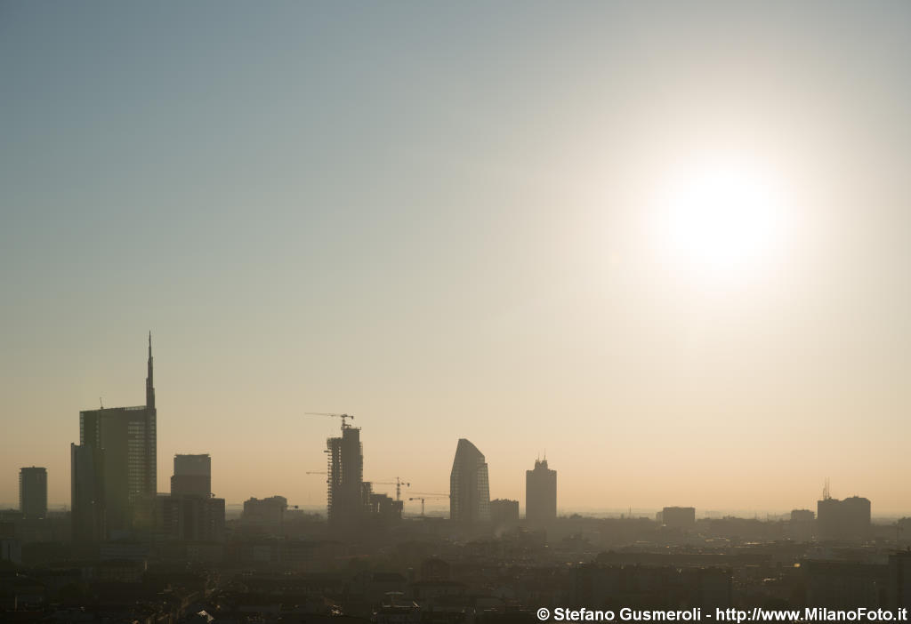  Skyline all'alba - click to next image