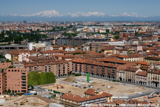  Porta Nuova Isola e monte Rosa - click to next image