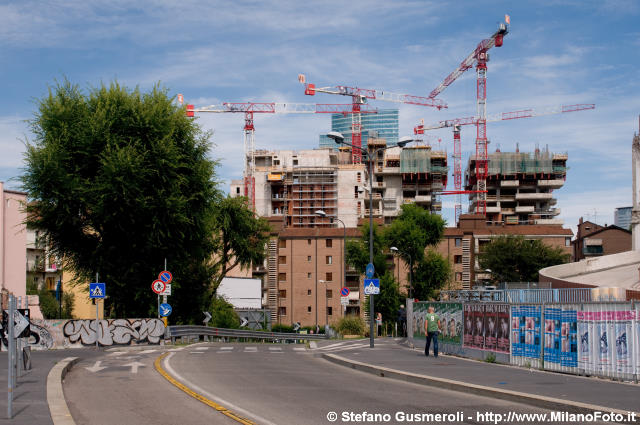  Bosco verticale - click to next image