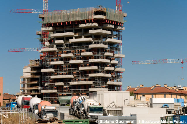  Bosco Verticale - click to next image