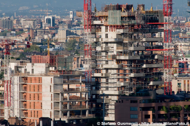  Bosco verticale - click to next image