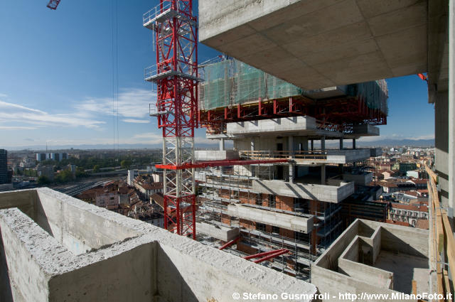  Terrazzi e torre B - click to next image