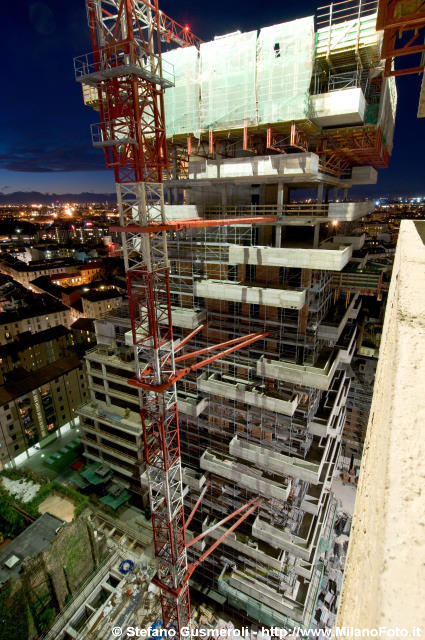  Cantiere torre B in notturna - click to next image