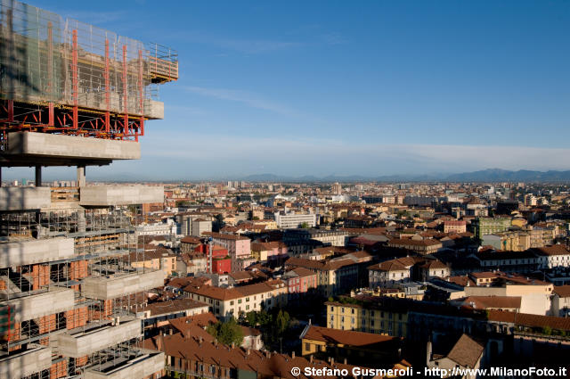  Terrazze e panorama sull'Isola - click to next image