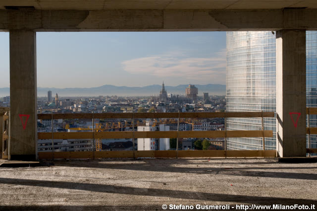  Panorama dal Bosco Verticale - click to next image