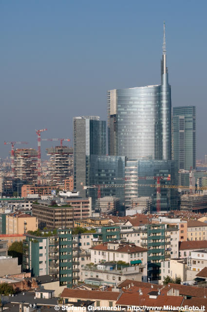  Torre Pelli e Bosco Verticale - click to next image