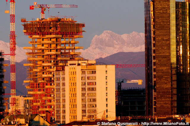  Bosco Verticale e Presolana - click to next image