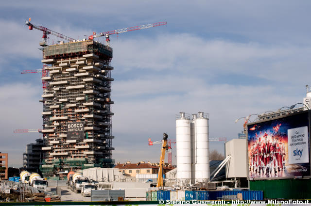  Bosco Verticale - click to next image