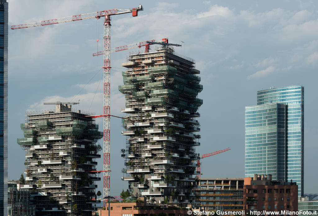  Bosco Verticale e AltraSede - click to next image