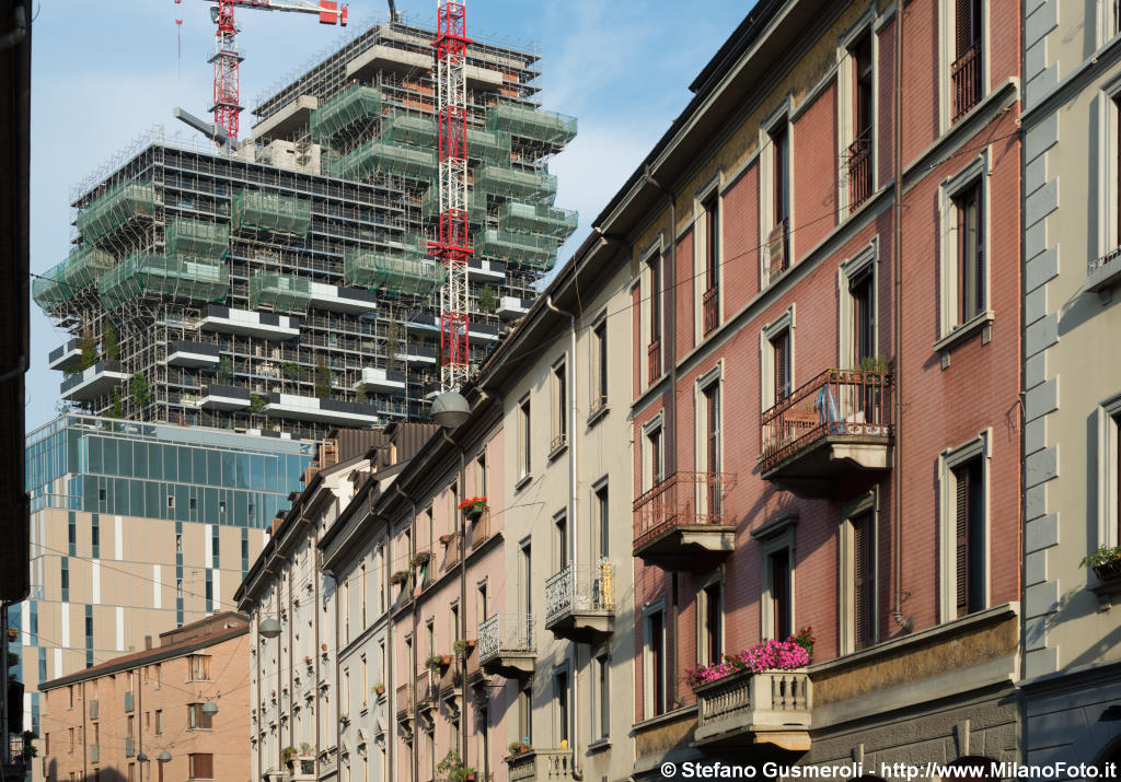  Via Pastrengo e cantiere Bosco Verticale - click to next image