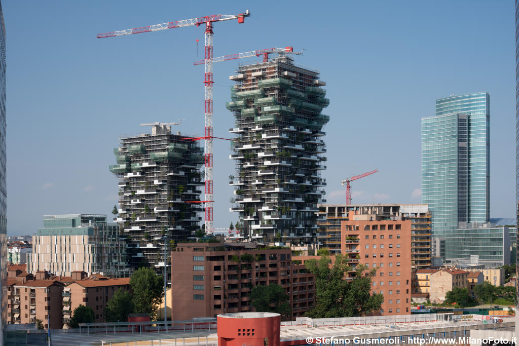  Bosco Verticale e AltraSede - click to next image