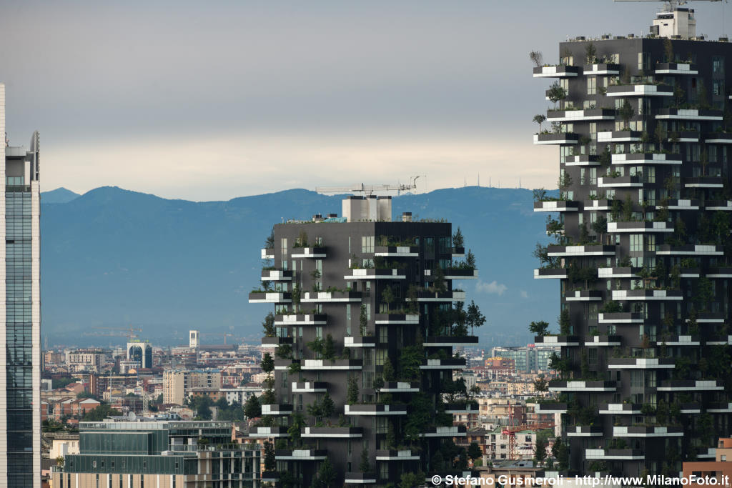  Bosco Verticale, torre D ed E - click to next image