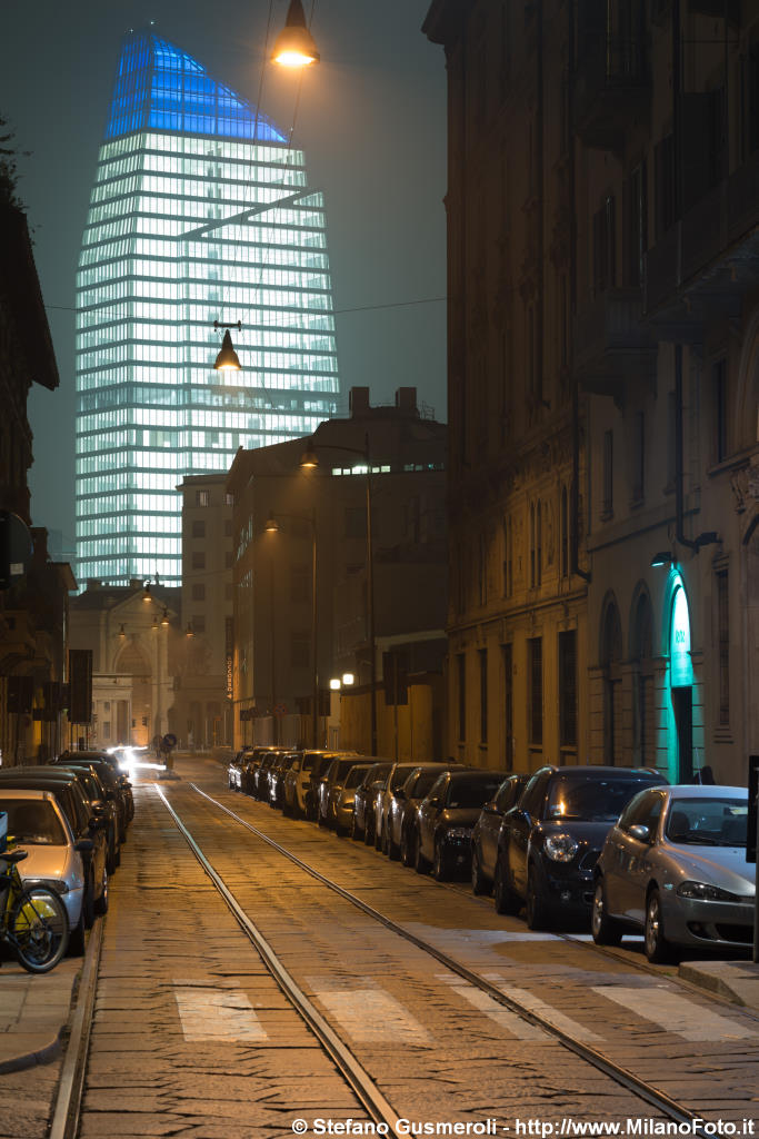  Via Castelfidardo e torre KPF - click to next image