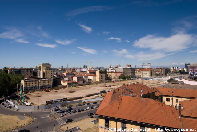  Panoramica sull'area delle Varesine - click to next image