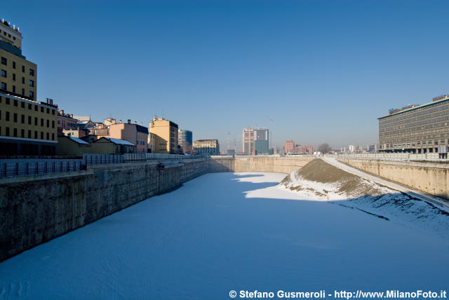  Scavo innevato alle Varesine - click to next image