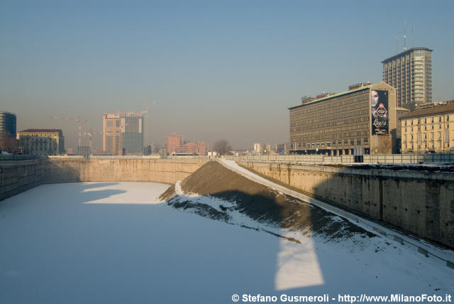  Scavo innevato alle Varesine - click to next image