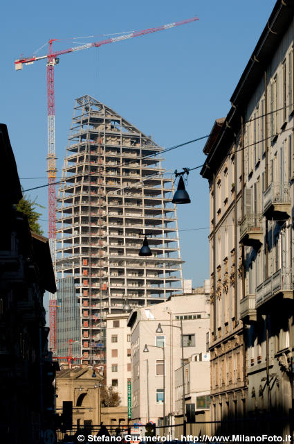  Torre KPF da via Castelfidardo - click to next image