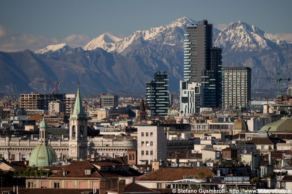  Torre Solaria e Grigne - click to next image