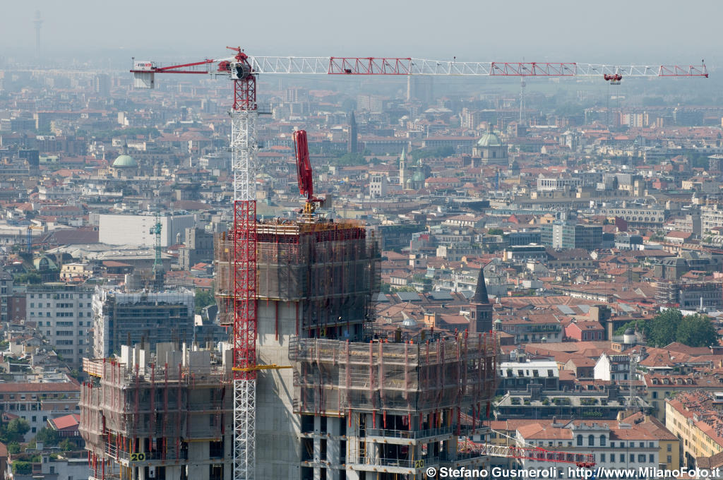  Torre Solaria in crescita - click to next image