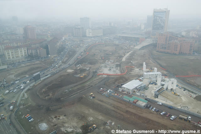  Giornata uggiosa sul cantiere Porta Nuova - click to next image