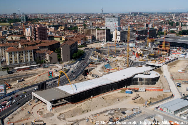  Panoramica su Porta Nuova Garibaldi - click to next image