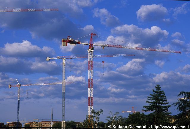  Gru per il cantiere Torri Stella - click to next image