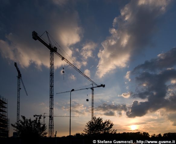  Gru Quartiere torri Stella al tramonto - click to next image