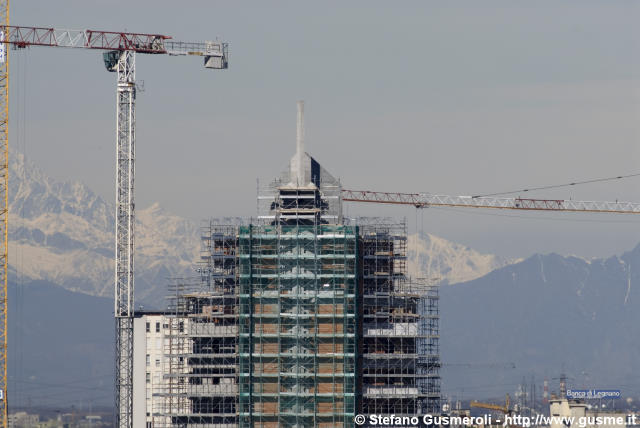  Torre Stella in costruzione - click to next image