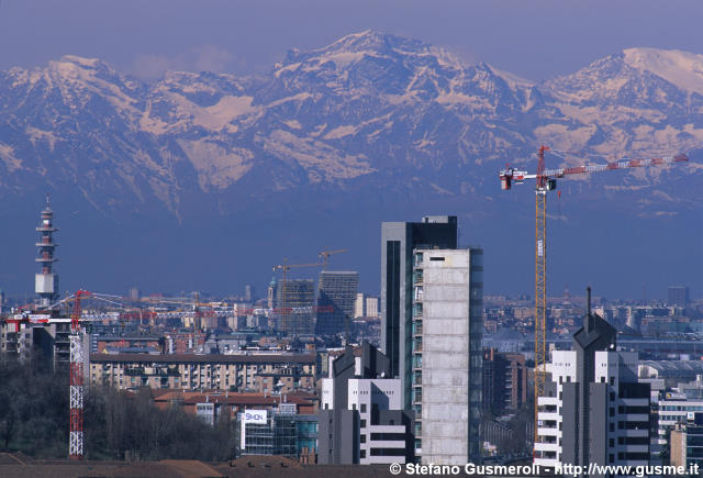  Cantieri WJC e Jolly Hotel Fiera Pero, Strahlhorn - click to next image