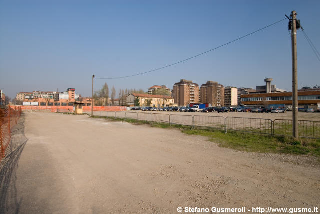  Strada interna del posteggio - click to next image