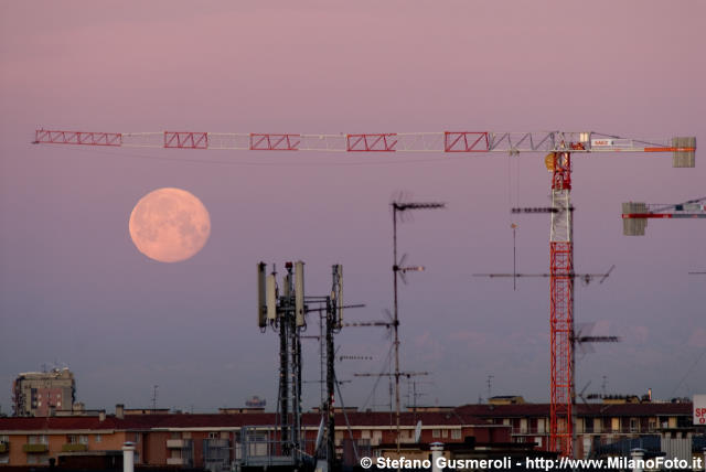  Gru del Portello e luna - click to next image