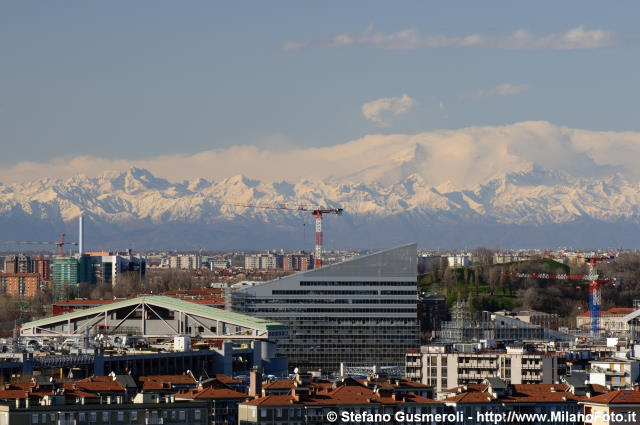  Edificio Vittoria Assicurazioni - click to next image