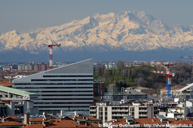  Vittoria Assicurazioni, monte Stella e monte Rosa - click to next image