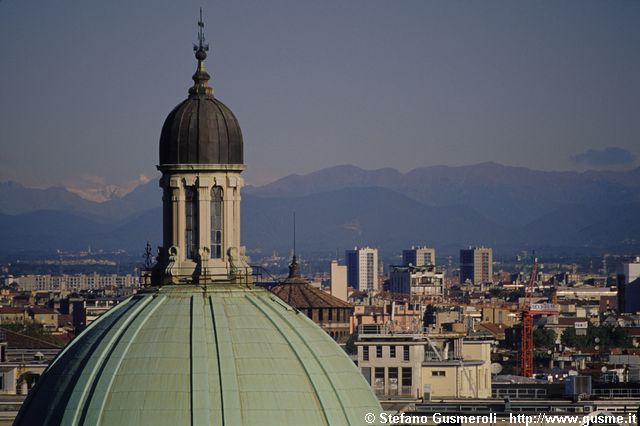  Lanterna sulla cupola di S.Alessandro - click to next image