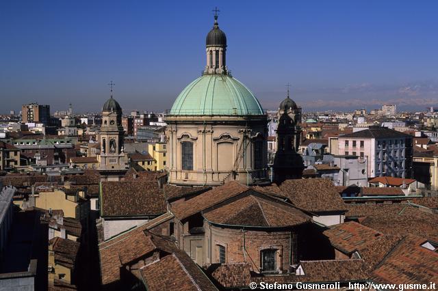  Tetti, tiburio e cupola S.Alessandro - click to next image