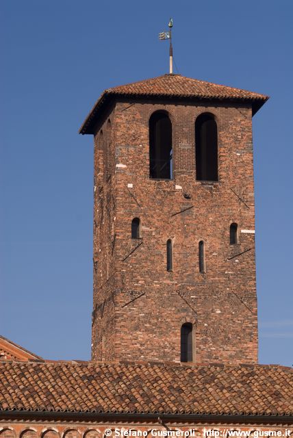  Campanile dei monaci di S.Ambrogio - click to next image