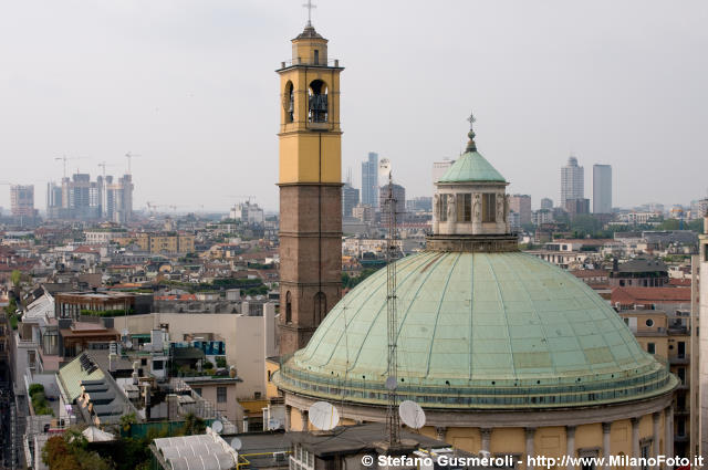  Campanile e cupola di S.Carlo - click to next image