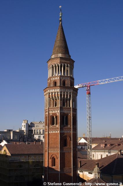  Campanile S.Gottardo in Corte - click to next image