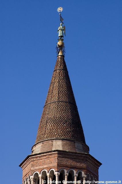  Campanile S.Gottardo in Corte - Cuspide - click to next image